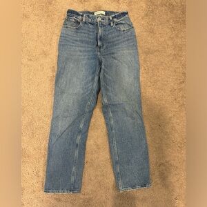 The 90’s straight Ultra high rise curve love jeans regular length.